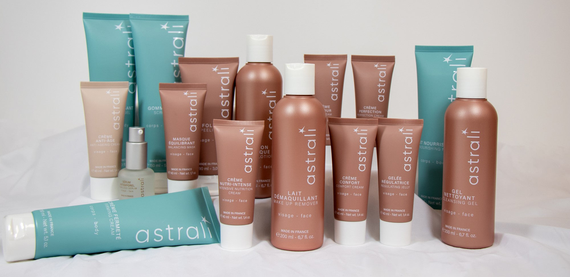 photo de tous les produits de la gamme Astrali réunis sur un fond blanc